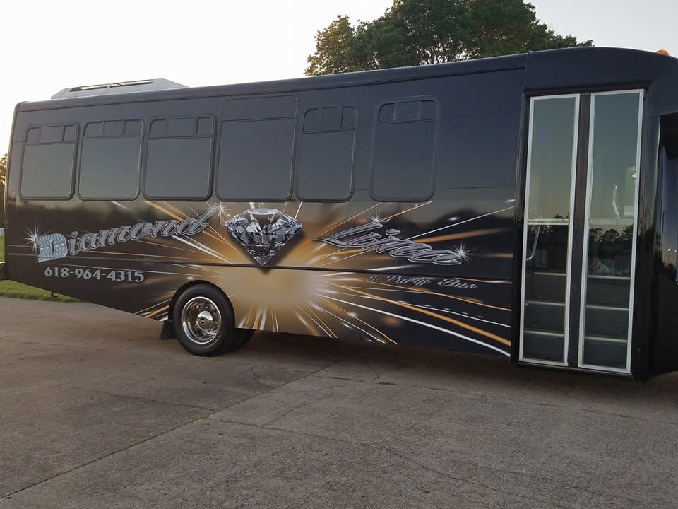 diamond-limo-party-bus-herrin-southern-illinois