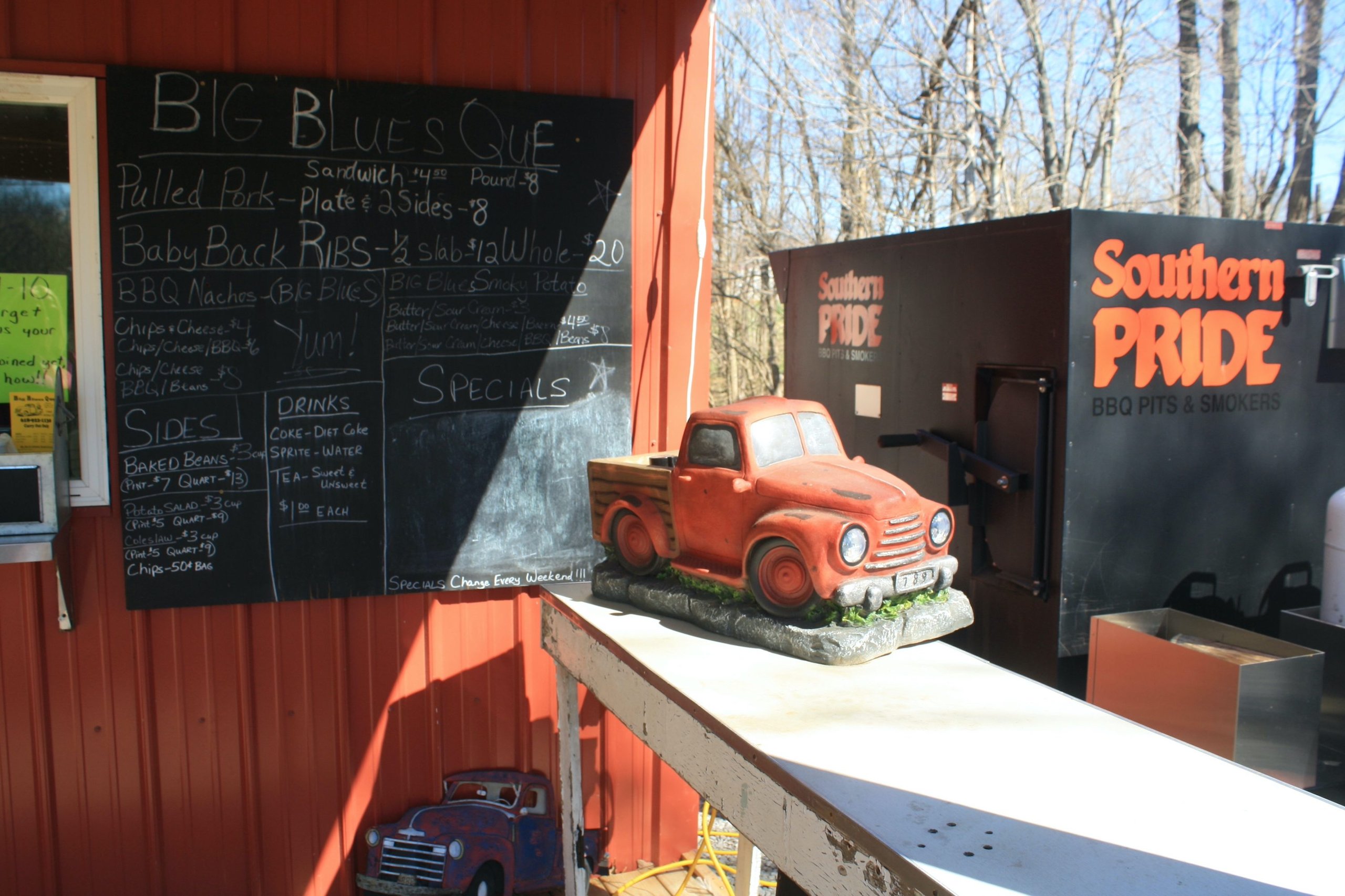 big-blues-que-truck-creal-springs-illinois