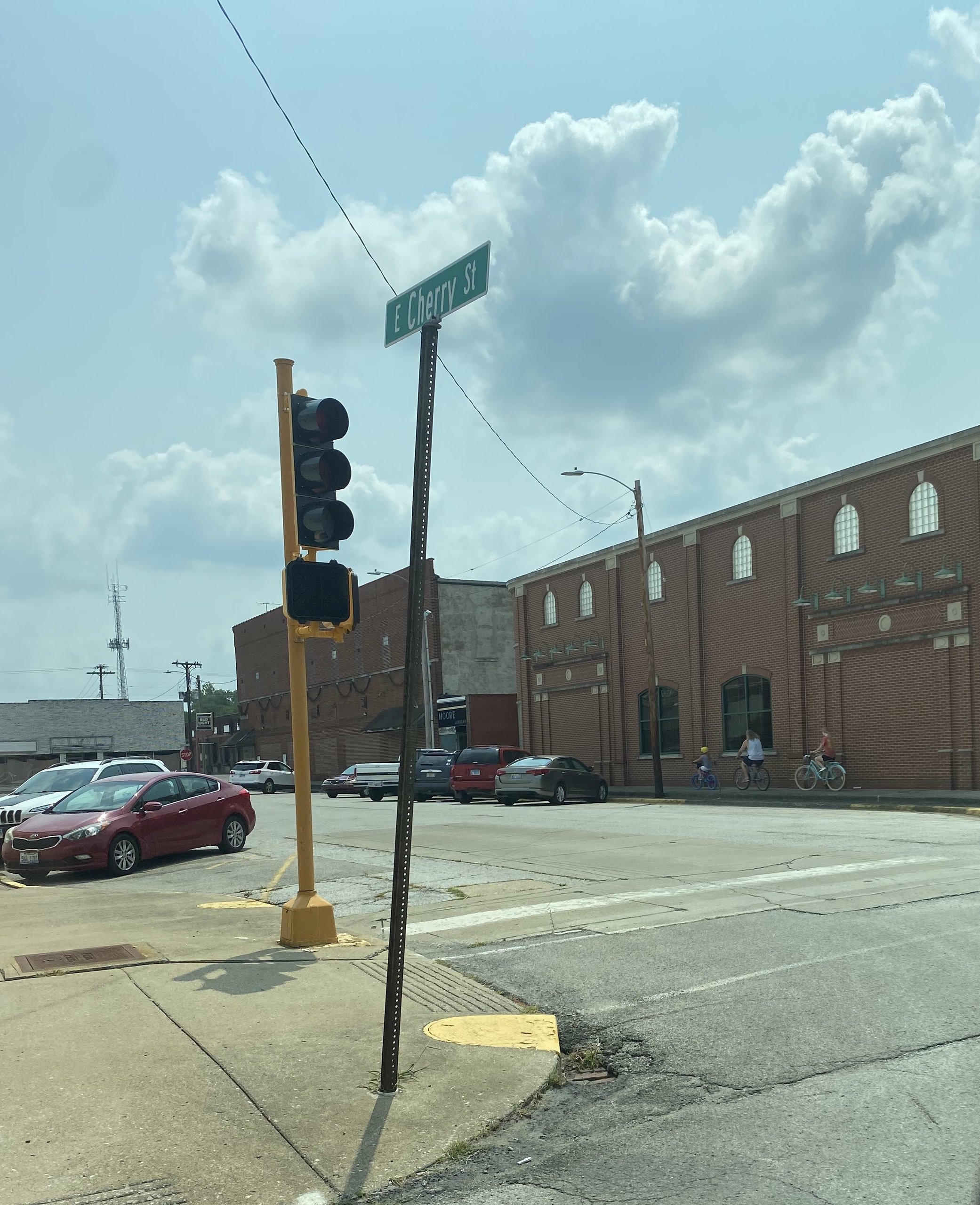 herrin-downtown-start-walking-path-brewer-family-foundation-cycling-illinois
