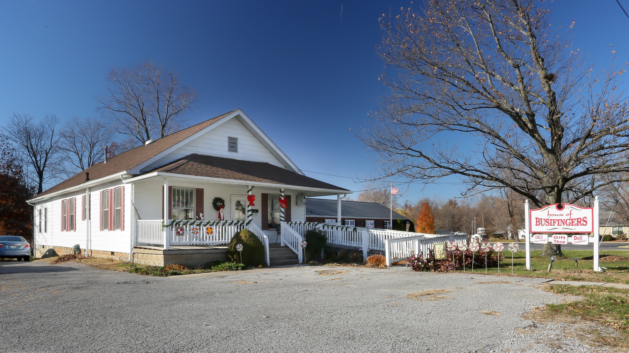 house-of-busifingers-store-carterville-illinois