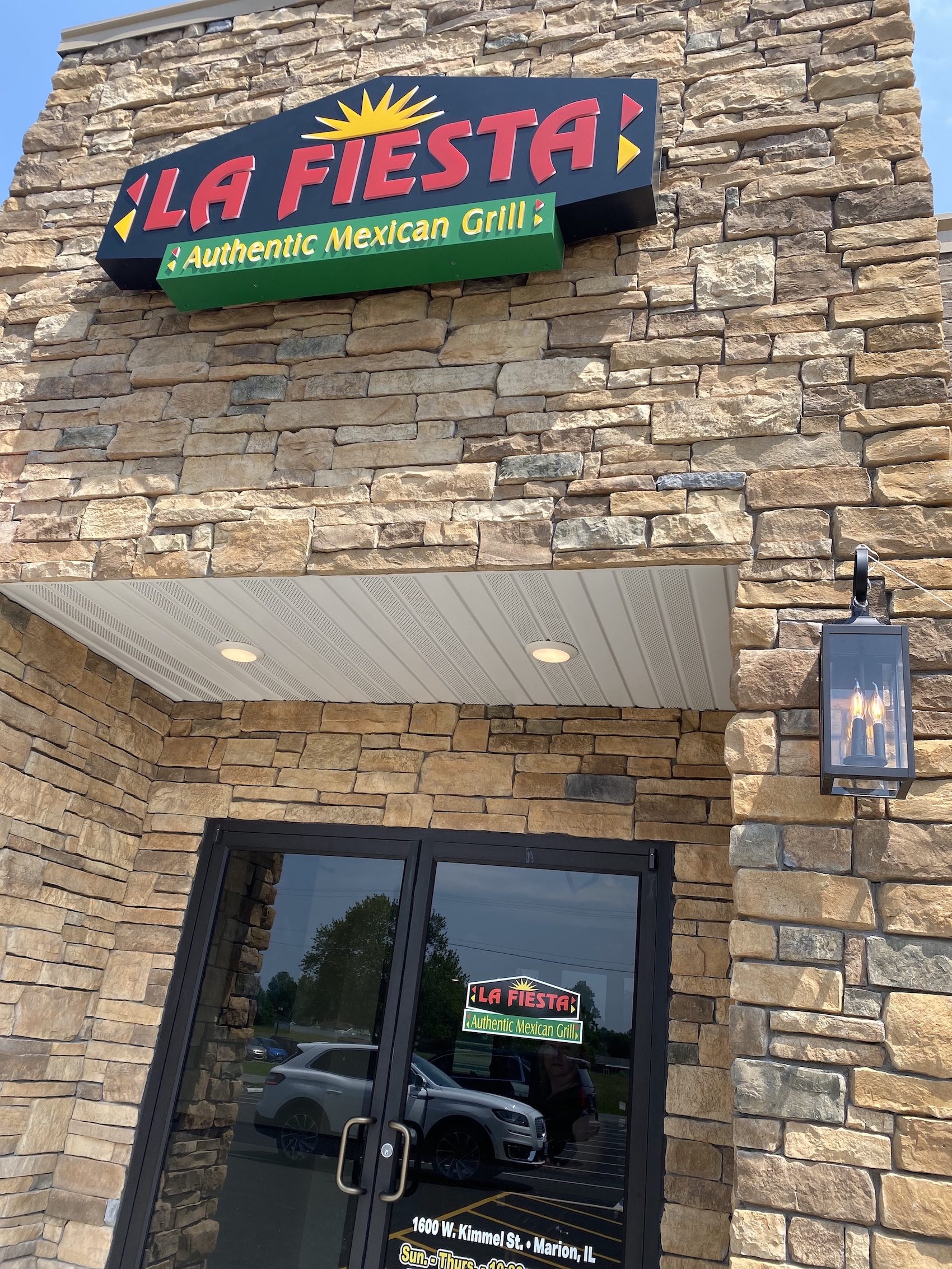 lafiesta-outdoor-patio-marion-illinois