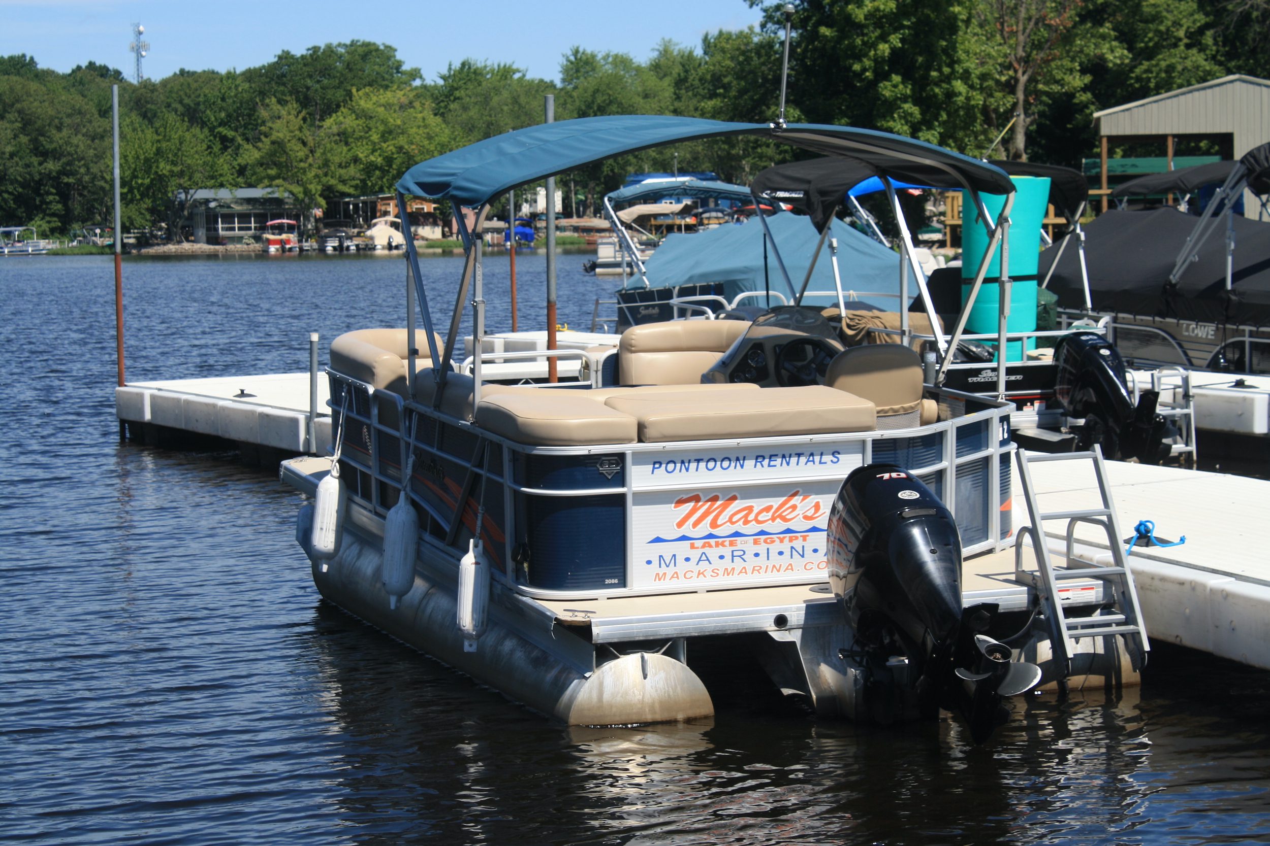macks-marina-lake-of-egypt-marion-illinois