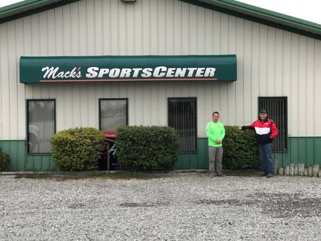 macks-sports-center-lake-of-egypt-marion-illinois