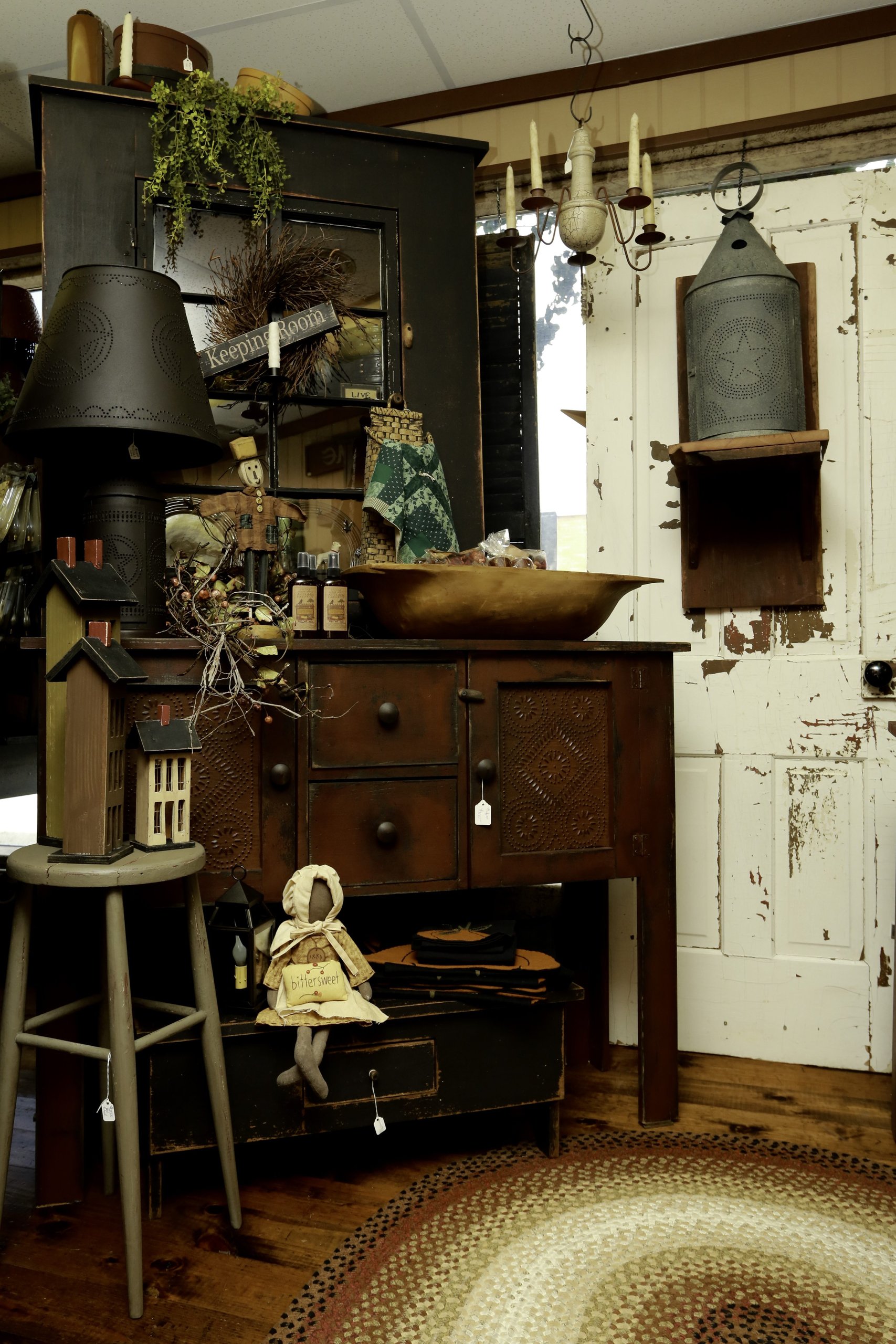 rabbit-patch-cottage-desk-herrin-illinois