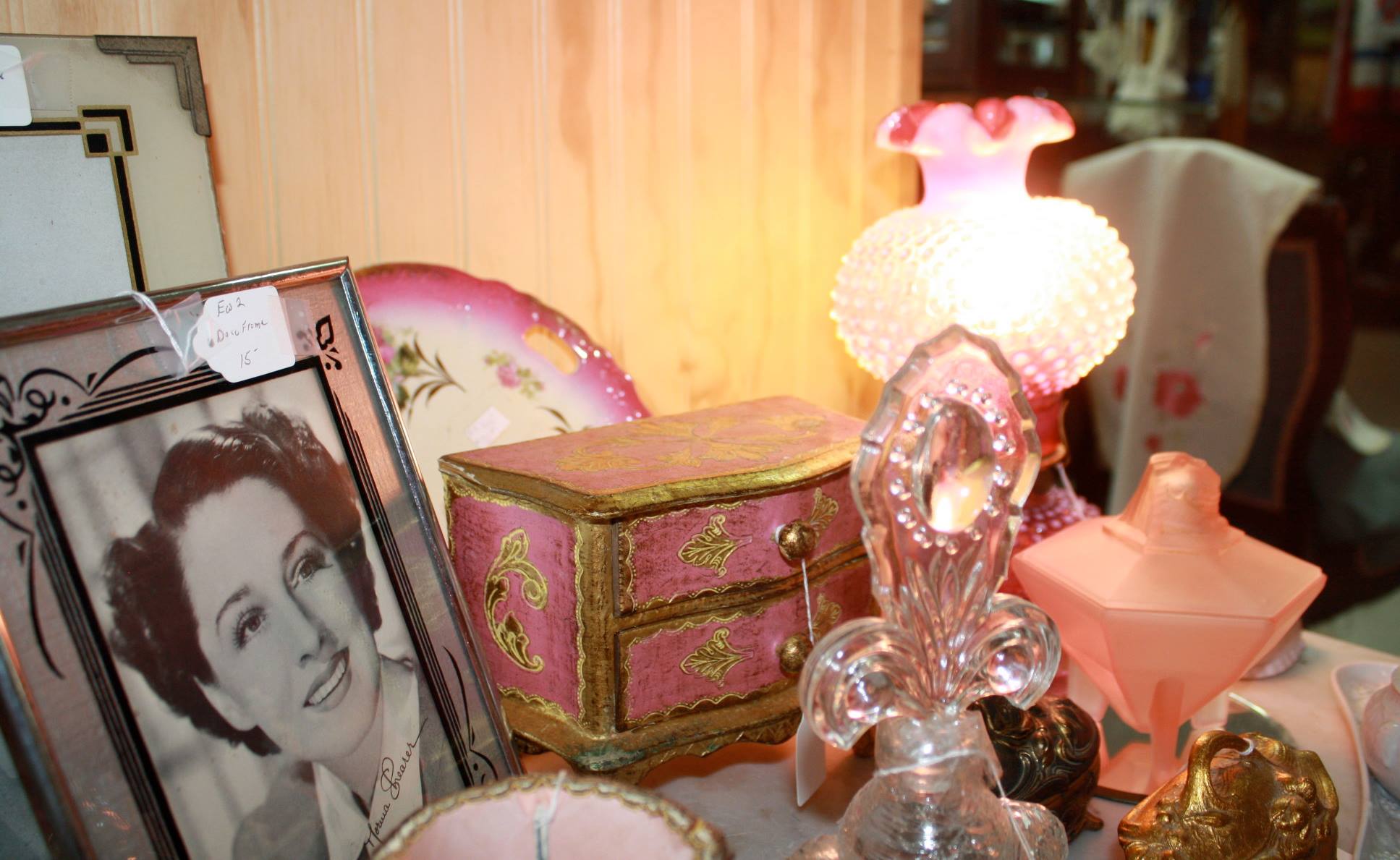 shamrock-antiques-perfume-johnston-city-illinois