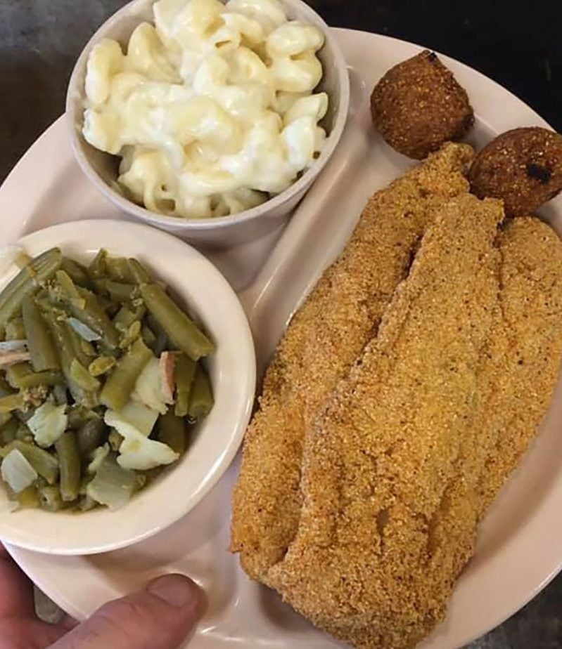 chucks-bbq-herrin-southern-illinois