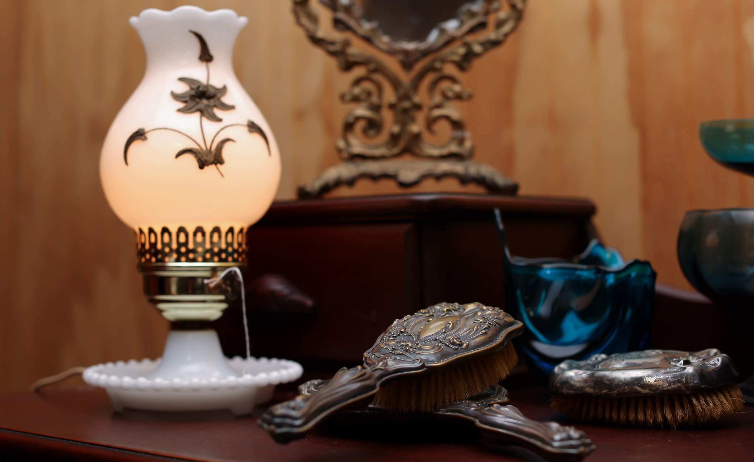shamrock-antiques-brushes-johnston-city-illinois
