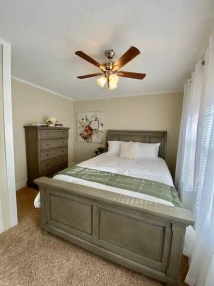 carterville-cottage-bedroom-carterville-illinois