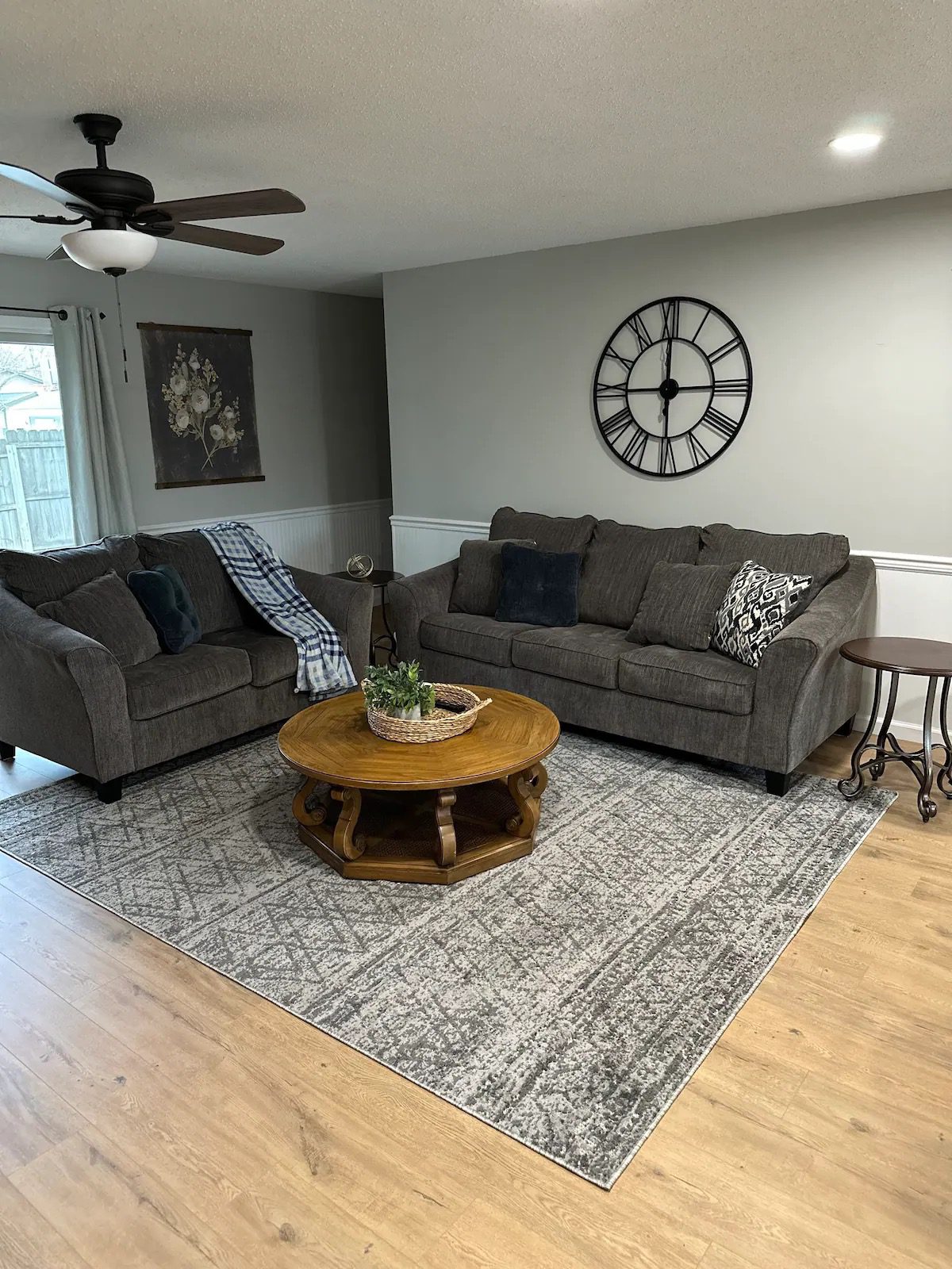 magnolia-inn-living-room-view-carterville-illinois