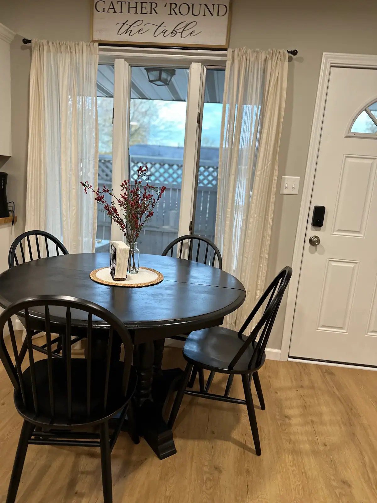 magnolia-inn-dining-nook-view-carterville-illinois