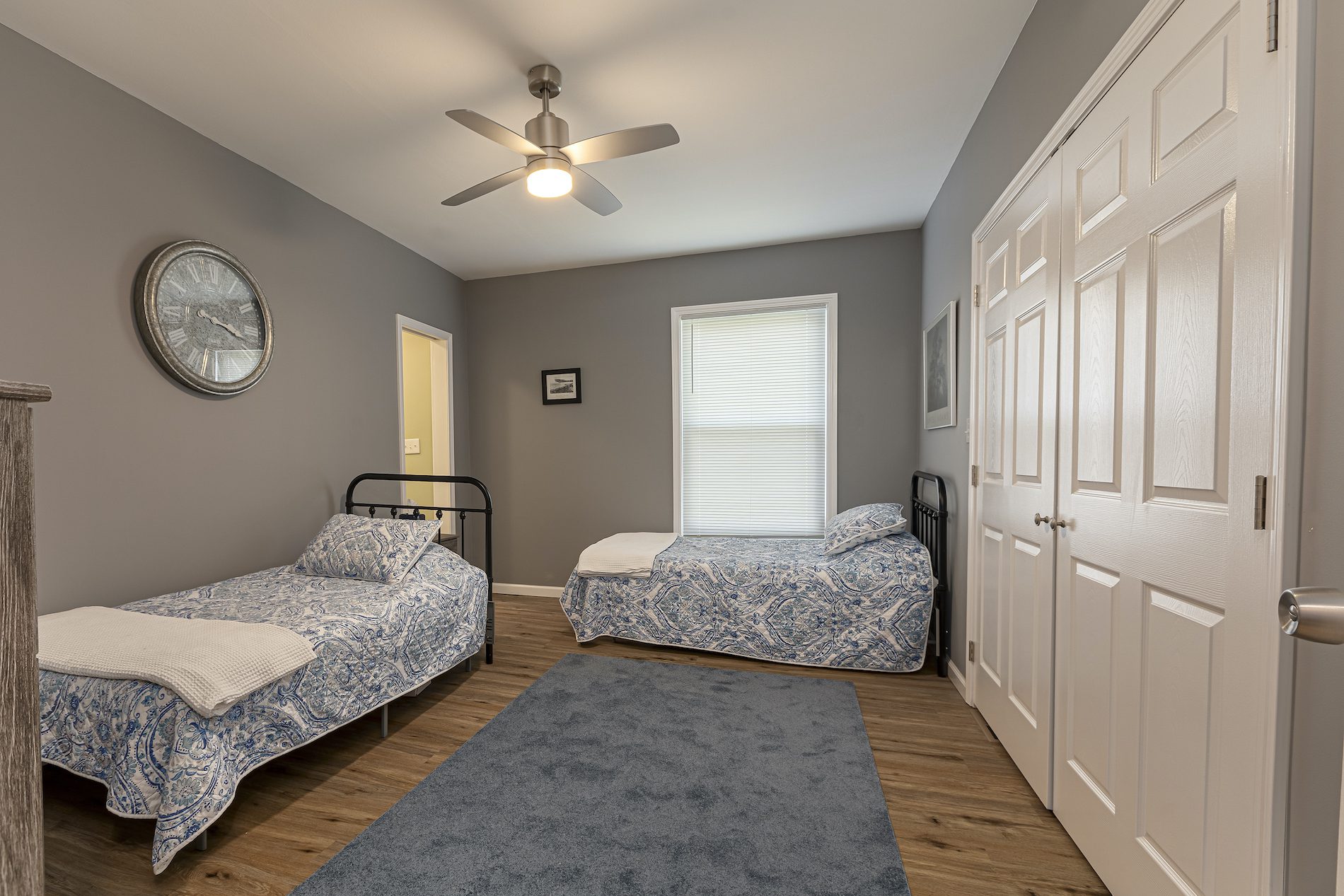 two-blocks-from-clock-second-bedroom-downtown-marion-illinois
