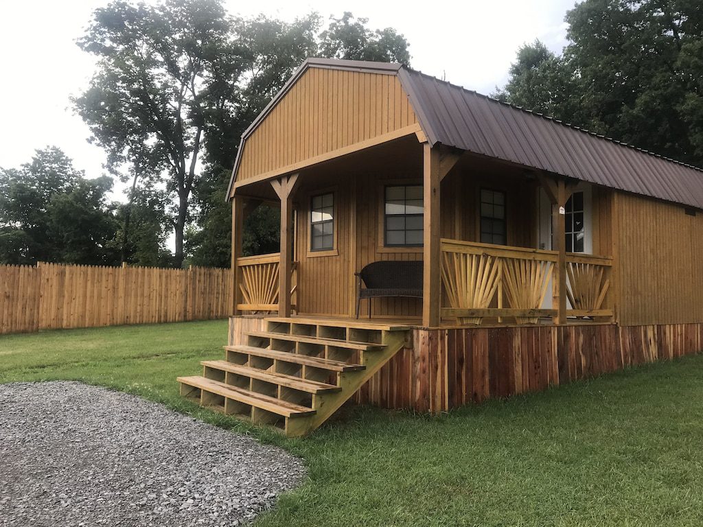 big-tree-little-cabin-creal-springs-illinois