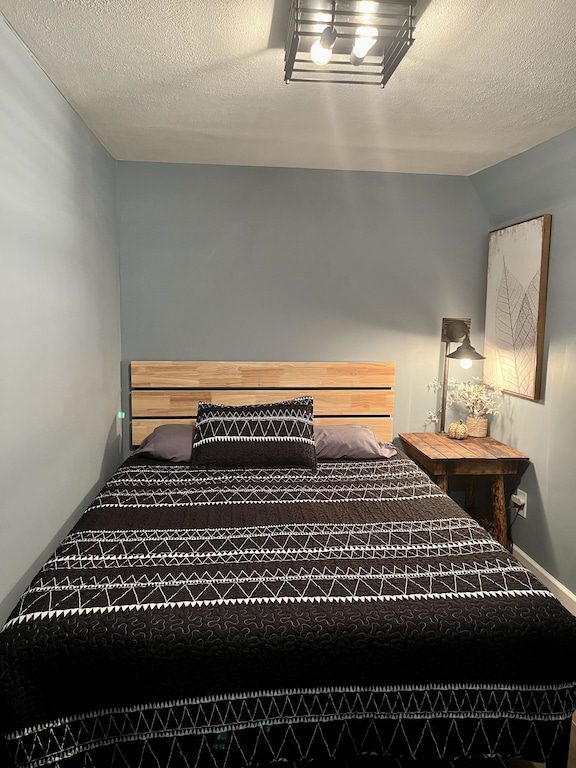 big-tree-little-cabin-bedroom-creal-springs-illinois