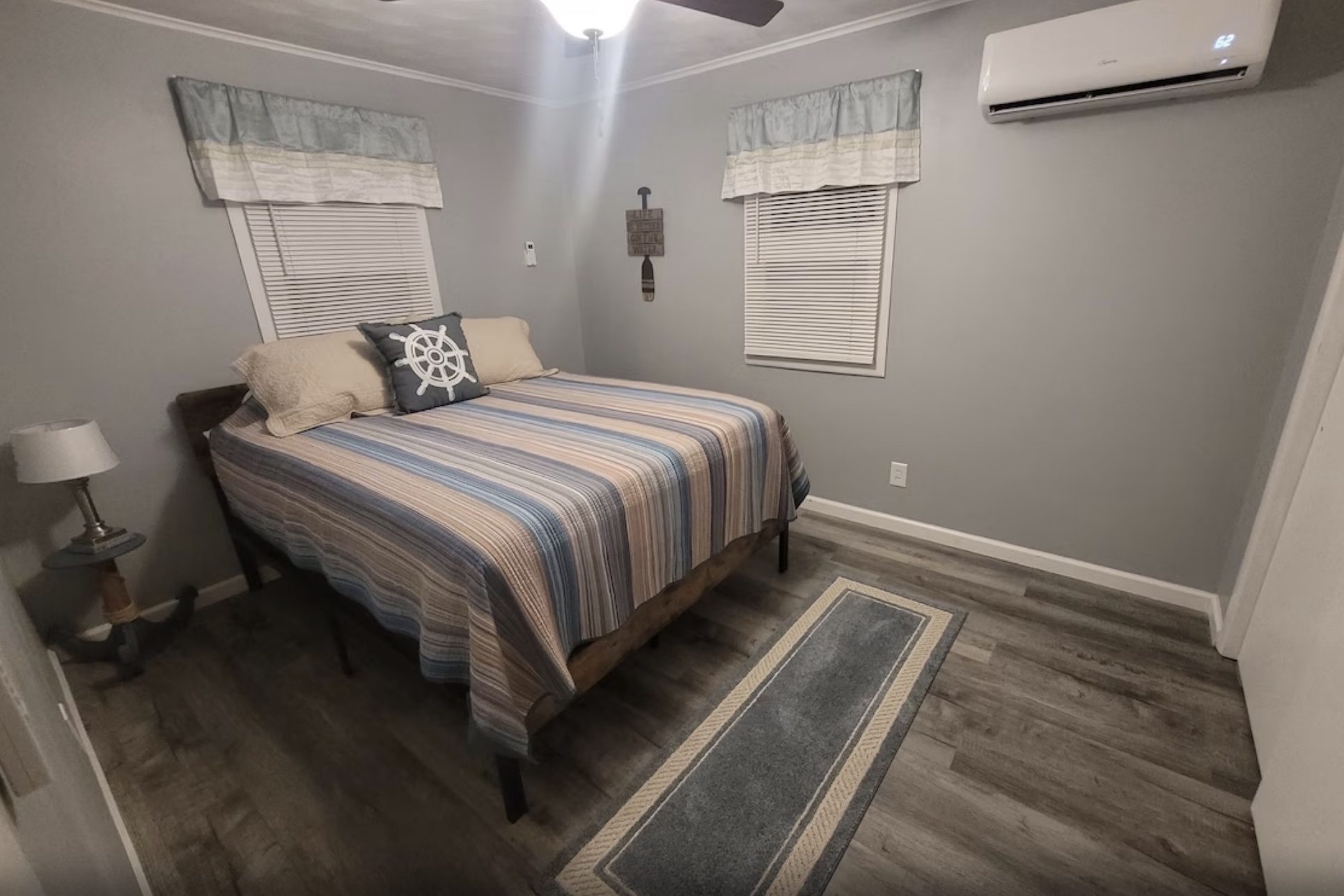 clifty-hills-lake-escape-bedroom-marion-illinois