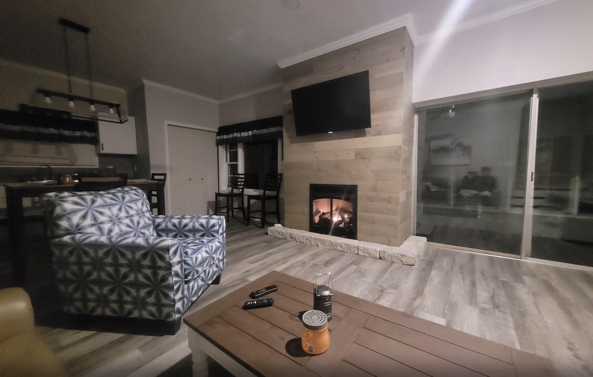 clifty-hills-lake-escape-fireplace-marion-illinois