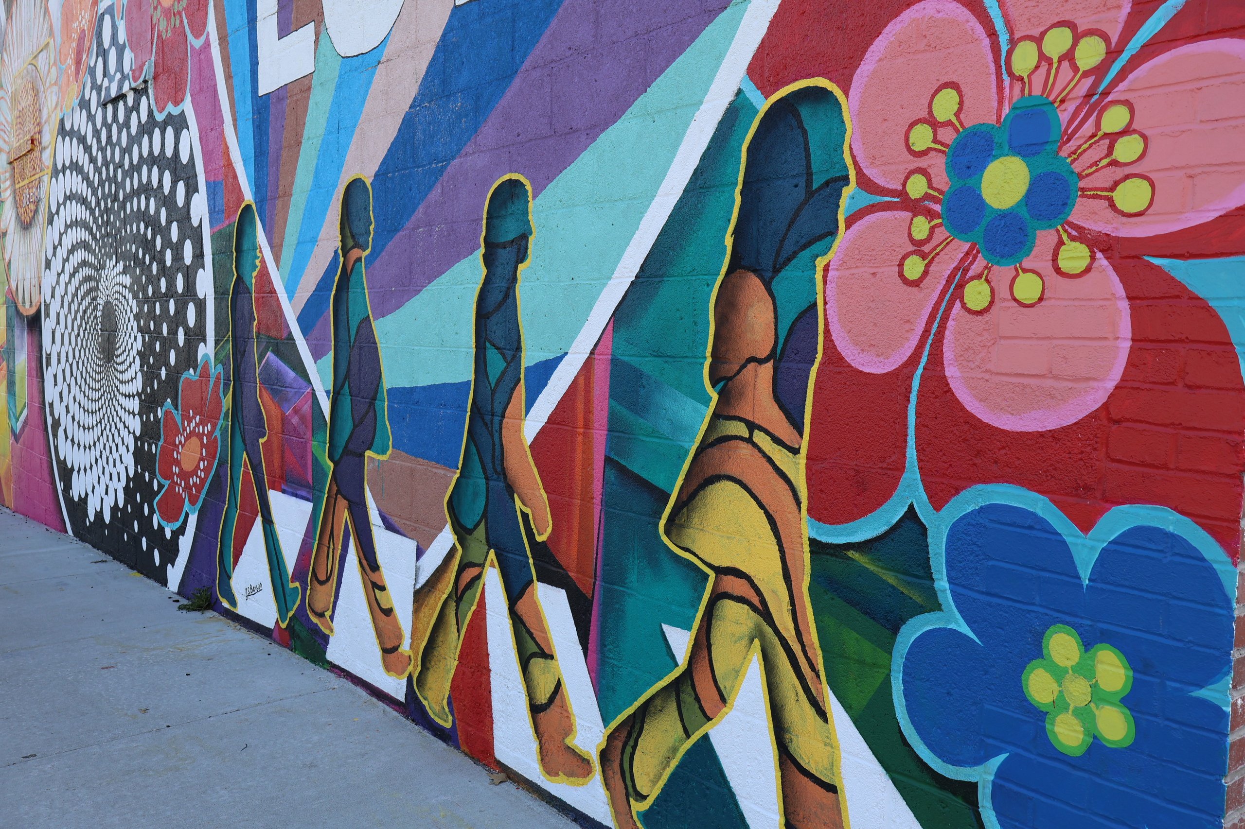 all-you-need-is-love-mural-marion-southern-illinois