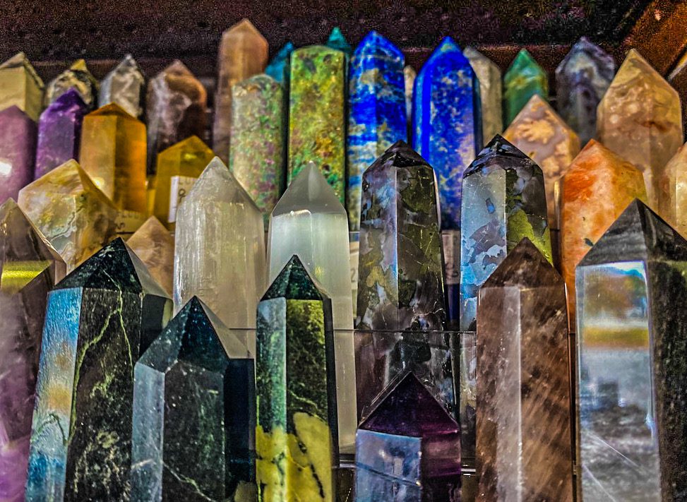 makai-crystal-shop-energy-illinois