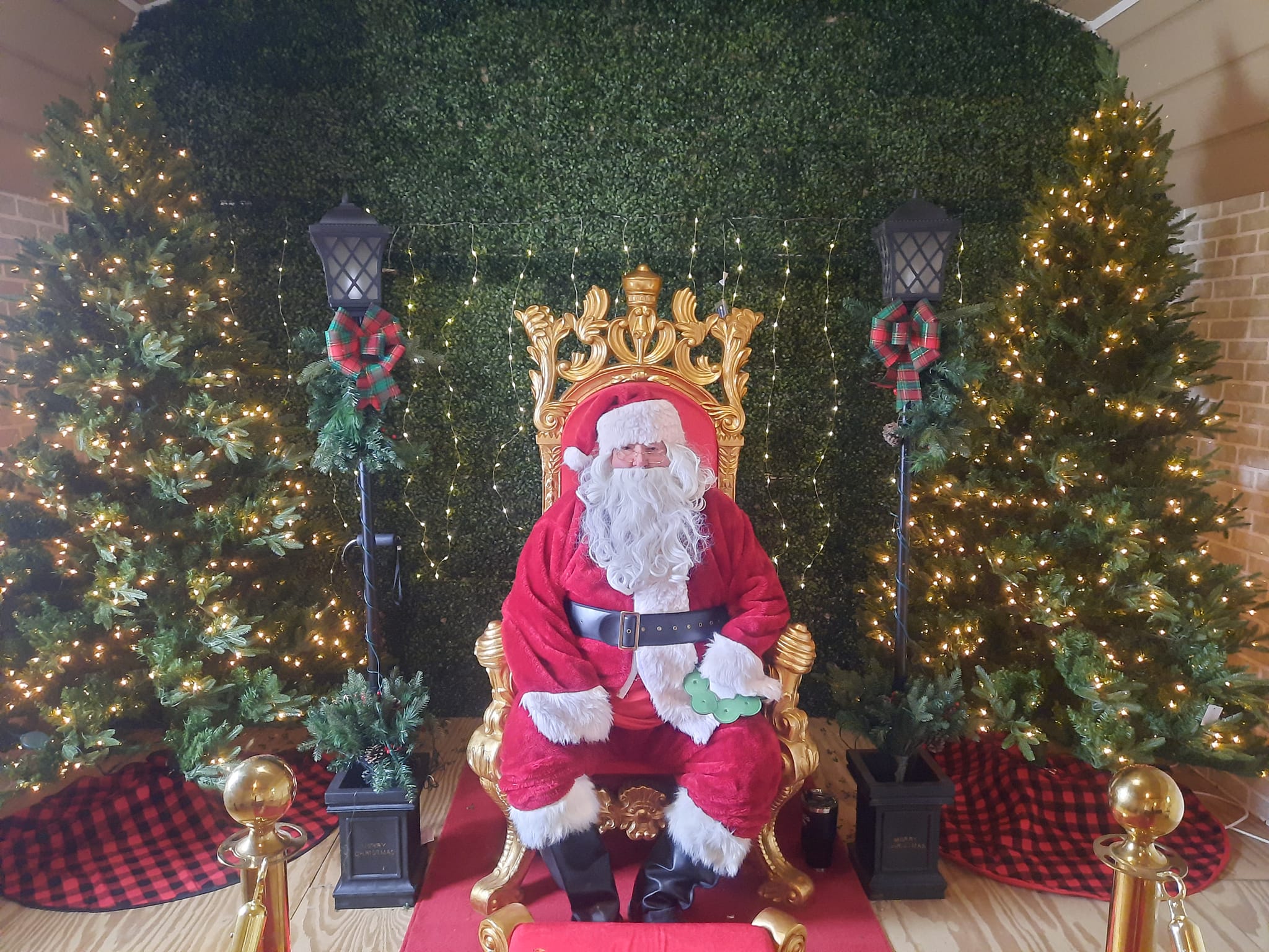 visit-Pictures-with-Santa
