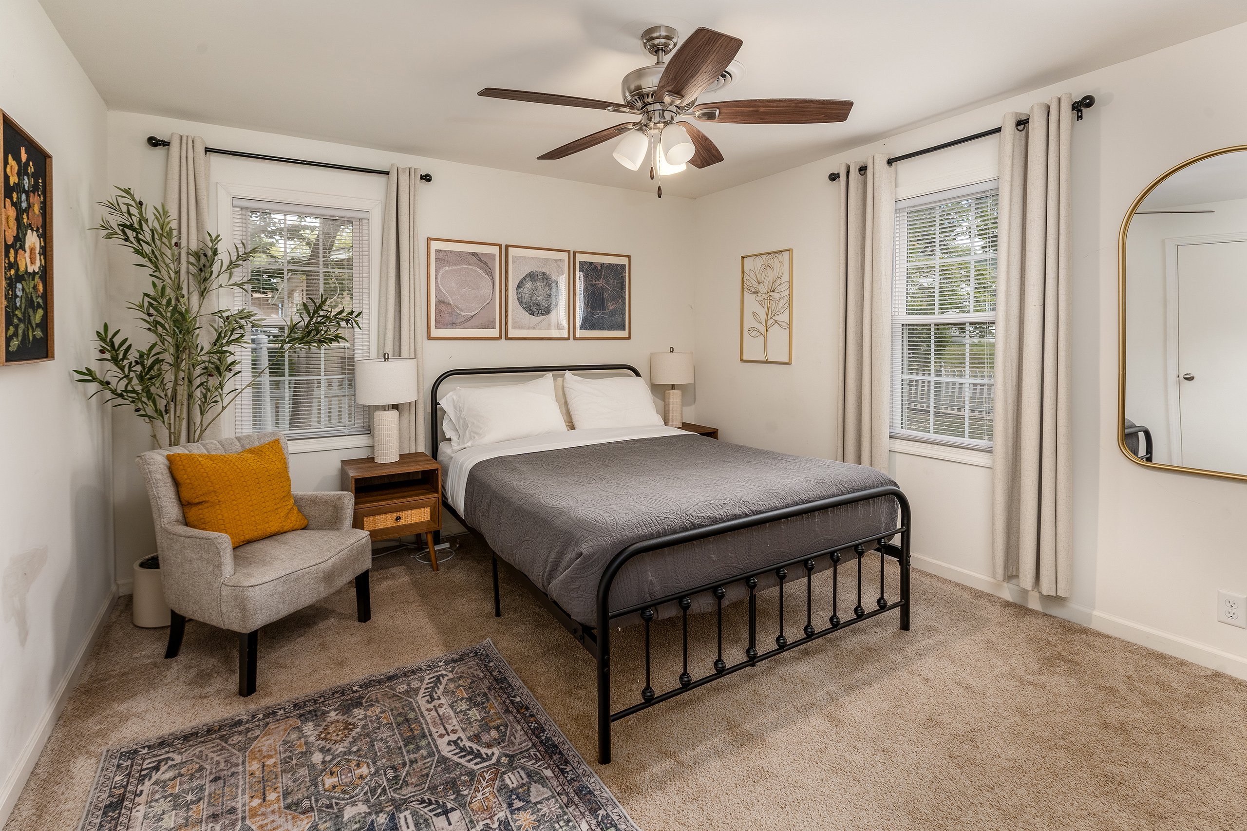 picket-fence-bedroom-marion-illinois