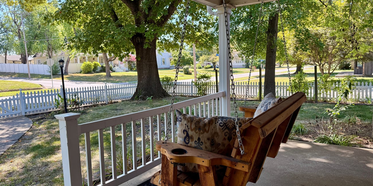 picket-fence-porch-marion-illinois