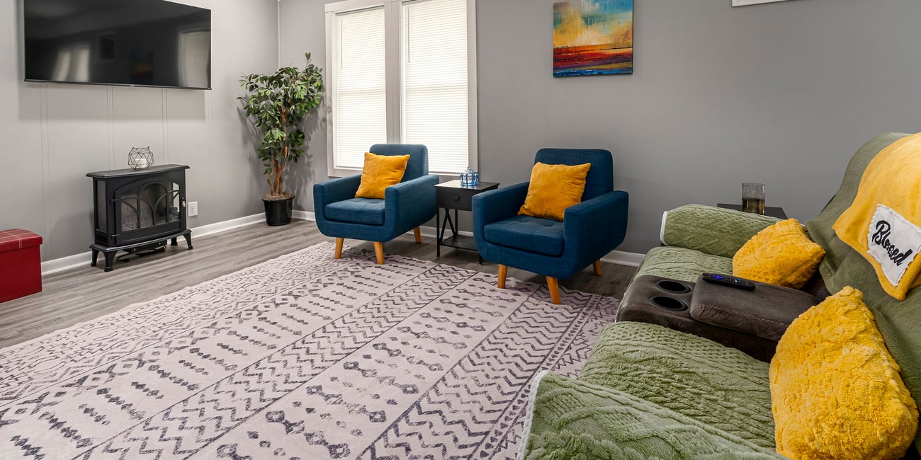 midtown-midterm-living-room-marion-southern-illinois