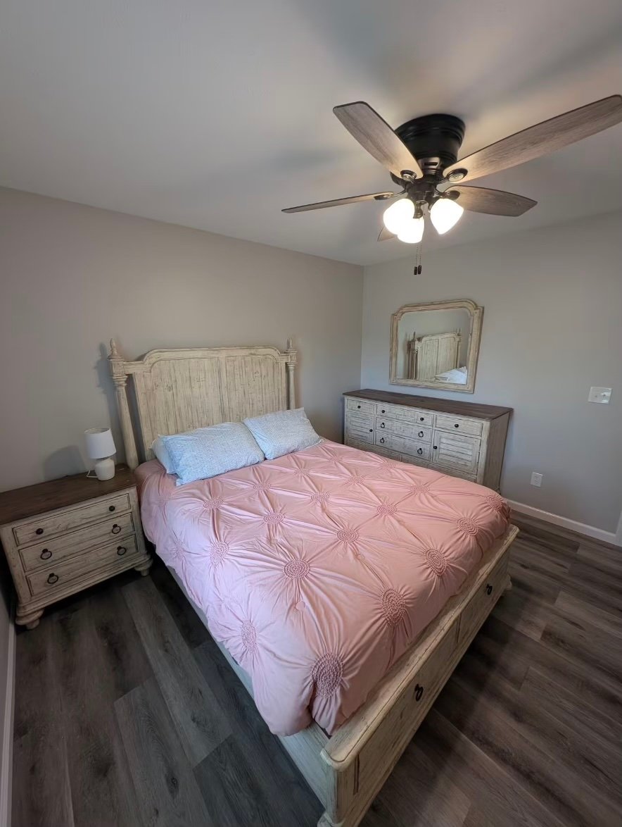 bull-run-bedroom-carterville-illinois