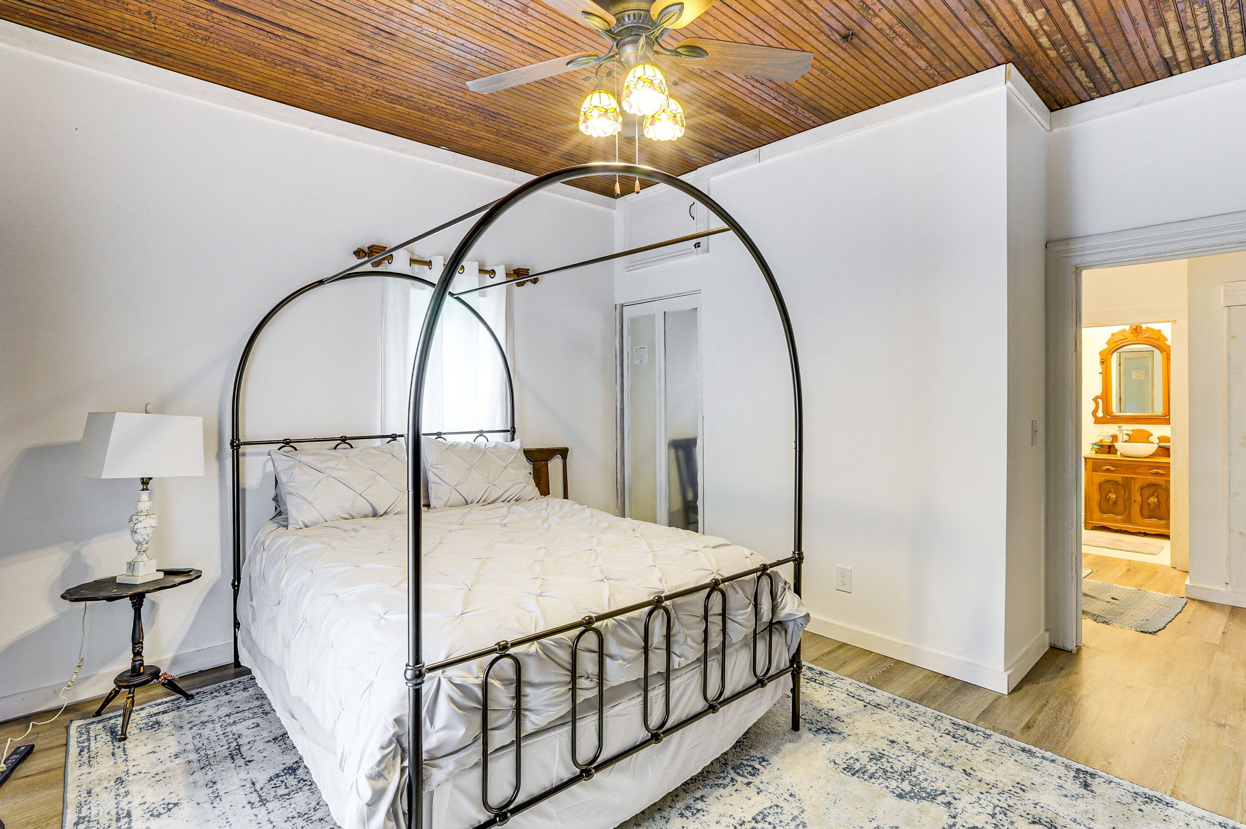 cozy-carterville-home-bedroom-southern-illinois