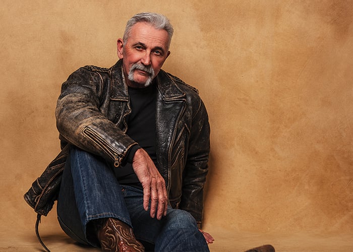 Aaron-Tippin-Walkers-Bluff