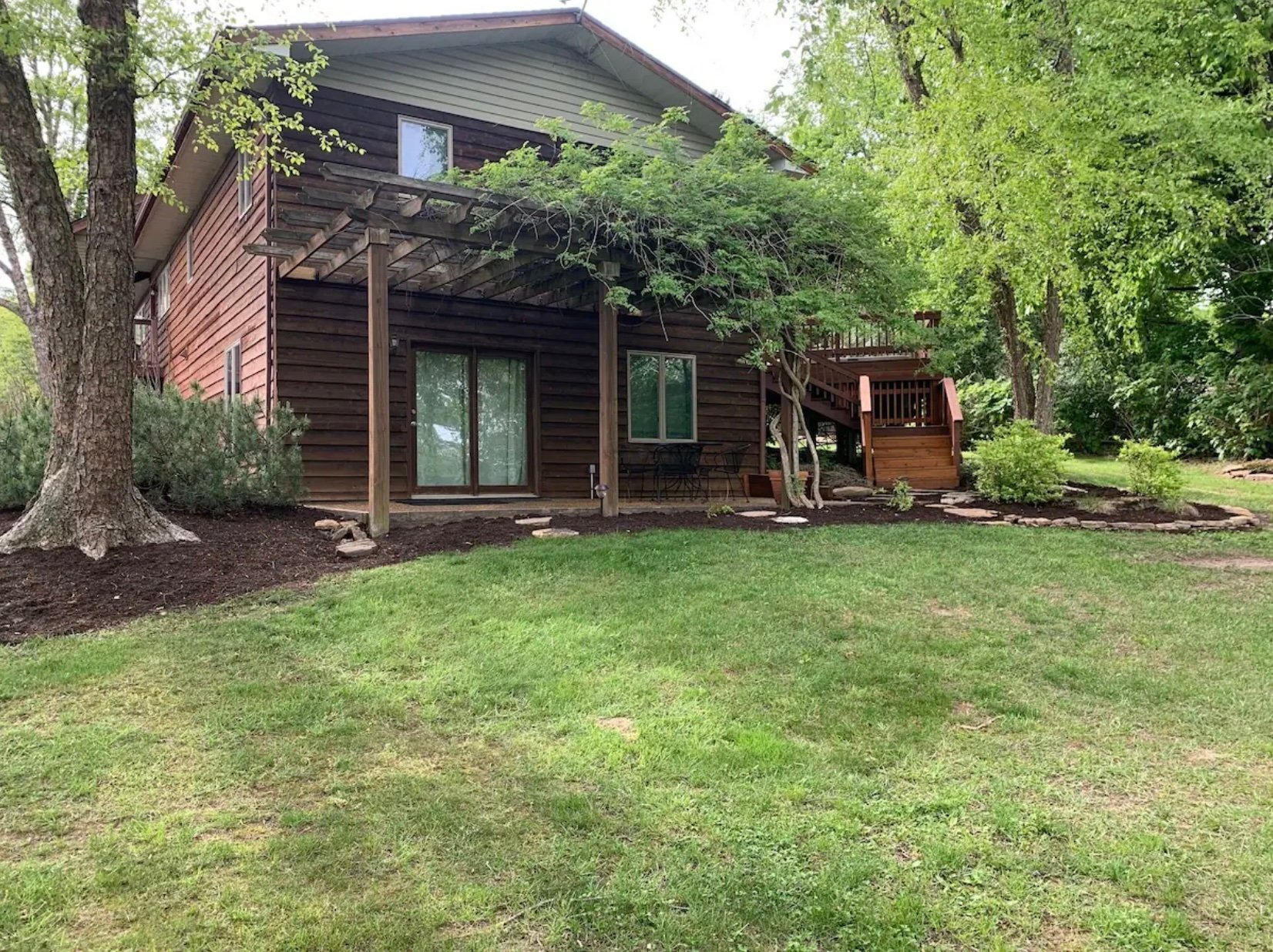 adventures-rest-back-yard-makanda-southern-illinois